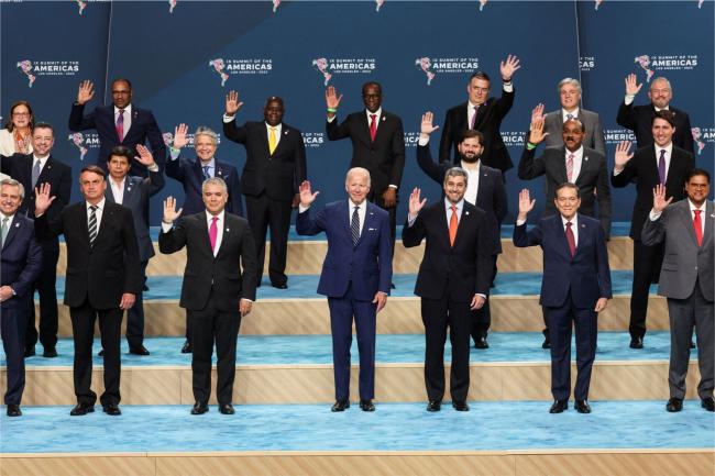 Image of the presidents of the countries of the Americas endorsing to the Declaration of Los Angeles, at the summit held in California on 10 June 2022.